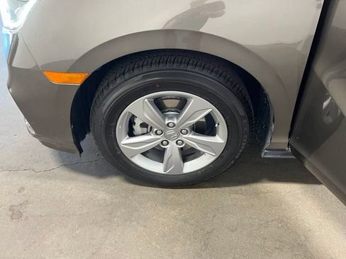 Used 2019 Honda Odyssey EX image 29