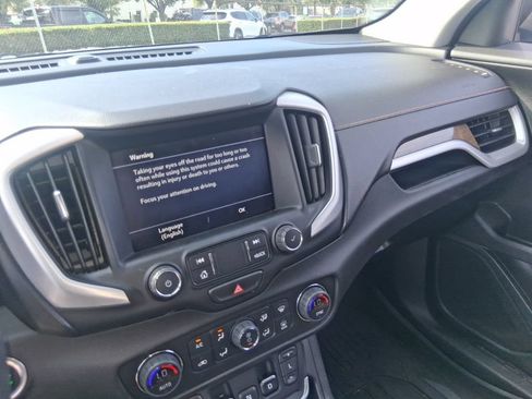 Used 2019 GMC Terrain SLE w/ Driver Convenience Package FWD image 14