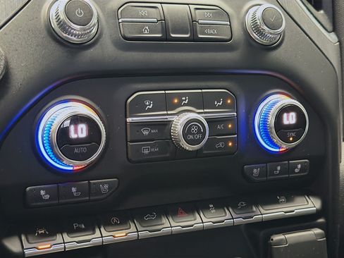 Used 2020 GMC Sierra 1500 Denali w/ Technology Package RWD image 16