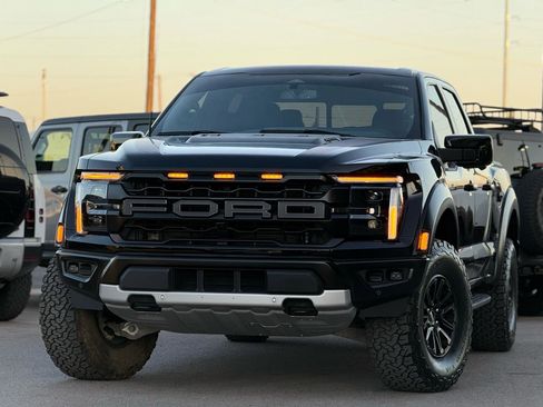 Used 2025 Ford F150 Raptor image 3