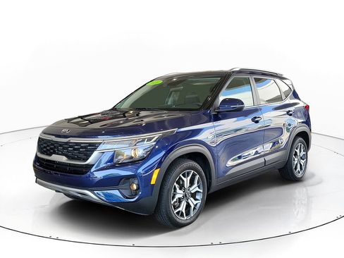 Used 2021 Kia Seltos EX AWD/4WD image 3