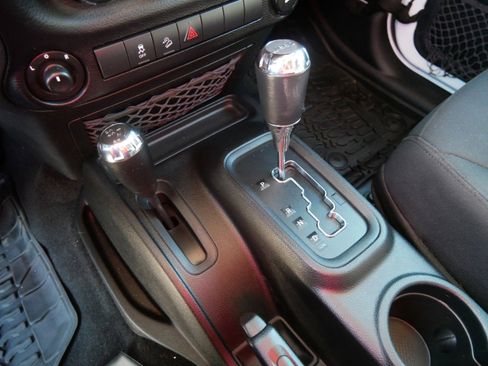 Used 2018 Jeep Wrangler Unlimited Sport image 18