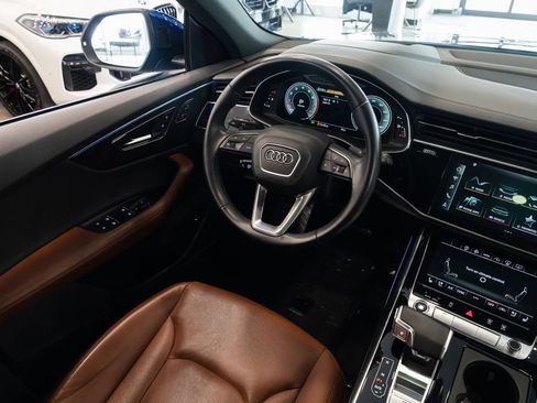 Used 2022 Audi Q8 Prestige w/ Prestige Package AWD/4WD image 10