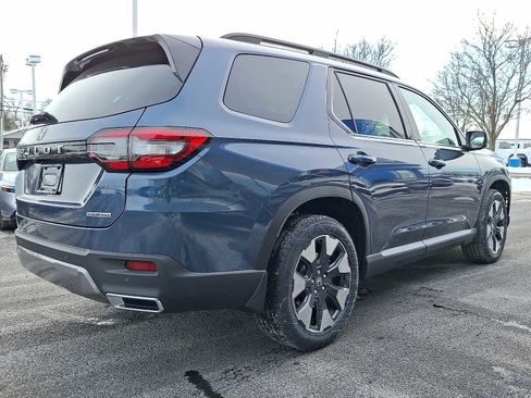 New 2026 Honda Pilot Touring image 3