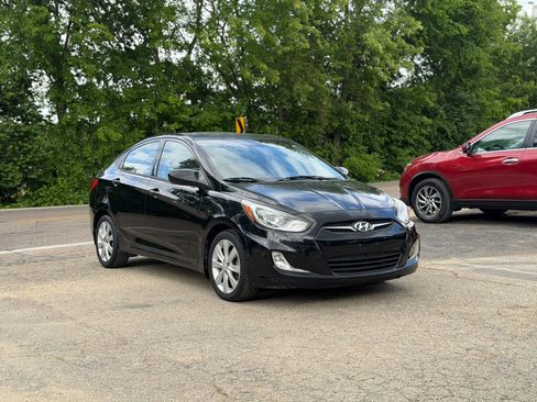 Used 2013 Hyundai Accent GLS w/ Premium Pkg FWD image 9