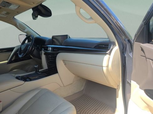 Used 2018 Lexus LX 570 4WD image 27