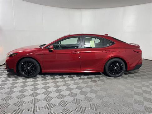New 2026 Toyota Camry SE FWD image 4