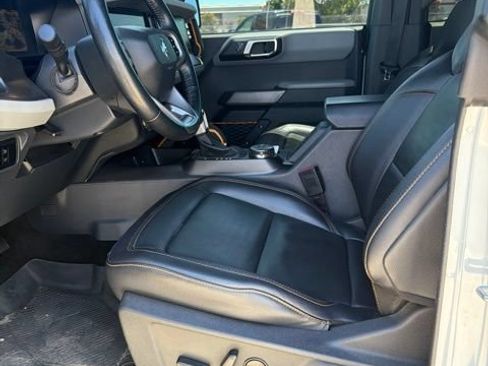 Used 2023 Ford Bronco Badlands AWD/4WD image 6