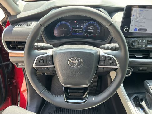 Used 2025 Toyota Grand Highlander FWD image 18