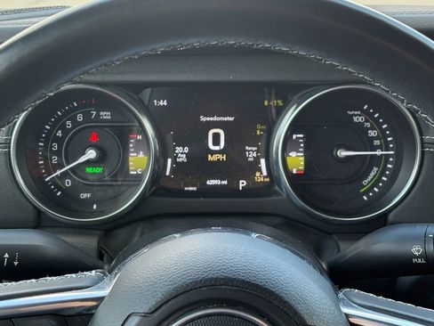 Used 2022 Jeep Wrangler Unlimited Sahara image 16