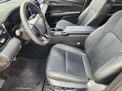 Used 2025 Toyota Camry XSE w/ Premium Plus Package image 9