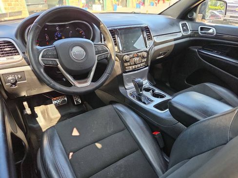 Used 2019 Jeep Grand Cherokee Altitude AWD/4WD image 18