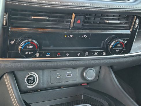 Certified 2021 Nissan Rogue SL w/ Premium Package image 15