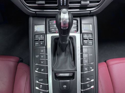 Used 2021 Porsche Macan AWD/4WD image 19