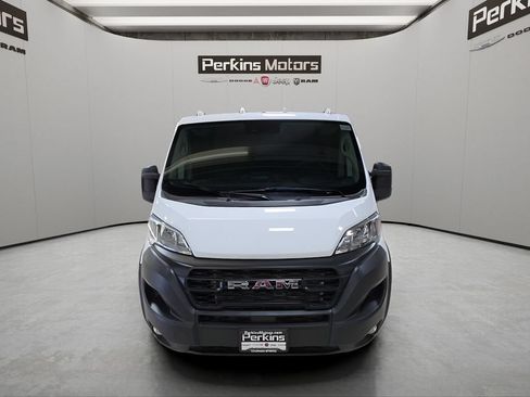 Used 2025 RAM ProMaster 2500 w/ Convenience Group FWD image 10