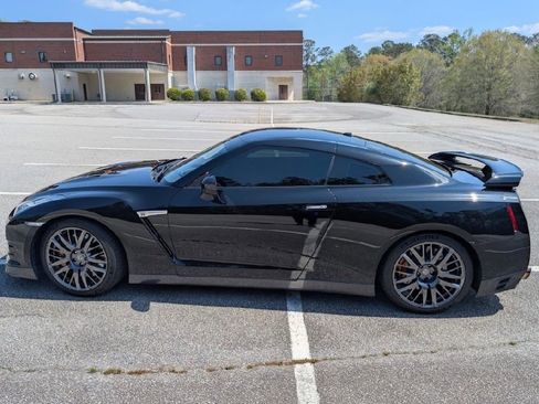 Used 2016 Nissan GT-R Premium AWD/4WD image 4