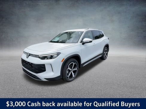 New 2025 Volkswagen Tiguan SE image 7