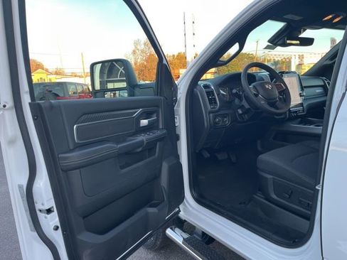 New 2026 RAM 2500 Big Horn AWD/4WD image 4
