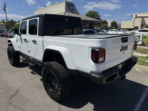 Used 2022 Jeep Gladiator Sport AWD/4WD image 3