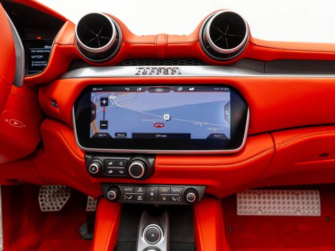 Certified 2019 Ferrari Portofino RWD image 27