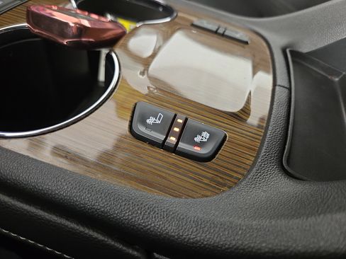 Used 2021 GMC Acadia SLE w/ Driver Convenience Package image 27