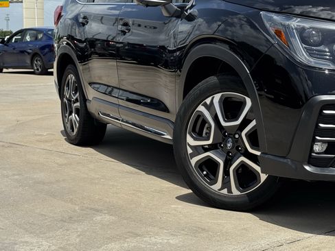 Used 2023 Subaru Ascent Limited w/ Technology Package AWD/4WD image 12