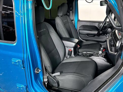 Used 2019 Jeep Wrangler Unlimited Sahara image 9