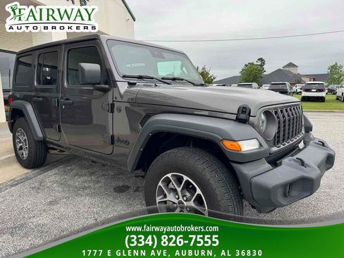Used 2024 Jeep Wrangler Unlimited Sport AWD/4WD image 4