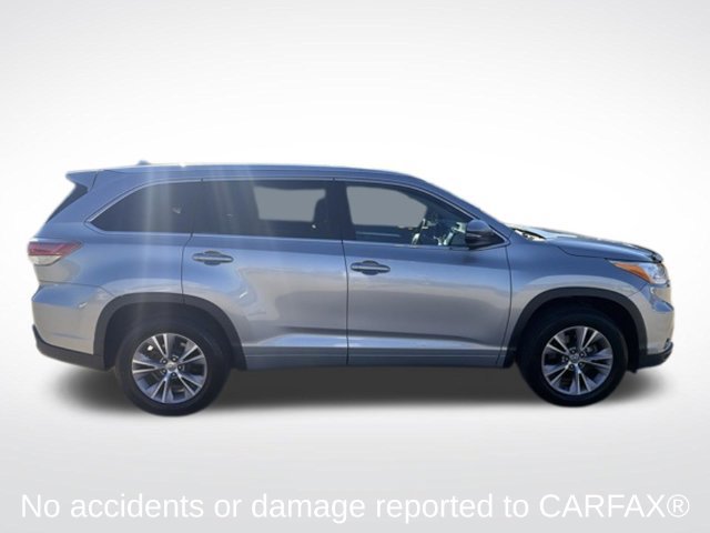 Used 2014 Toyota Highlander XLE FWD image 2