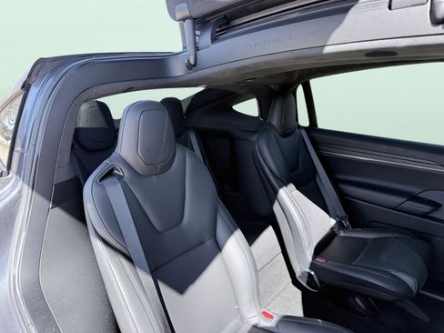 Used 2023 Tesla Model X image 42