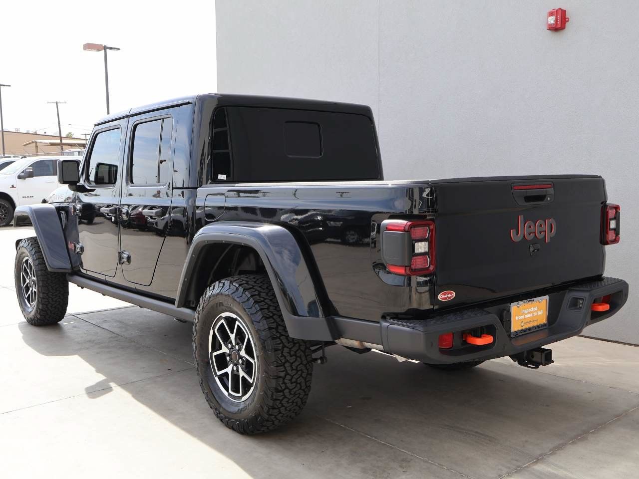 Used 2025 Jeep Gladiator Mojave w/ Safety Group AWD/4WD image 3