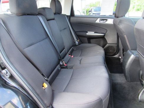 Used 2012 Subaru Forester 2.5X Premium w/ All-Weather Pkg AWD/4WD image 8