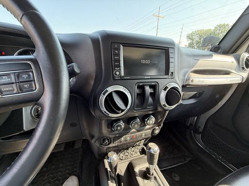Used 2014 Jeep Wrangler Sahara w/ Connectivity Group AWD/4WD image 16