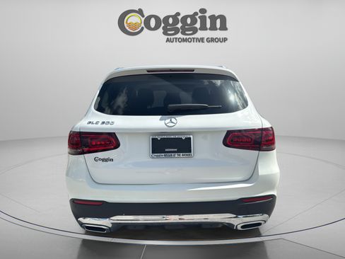 Used 2022 Mercedes-Benz GLC 300 w/ Premium Package Lite image 4