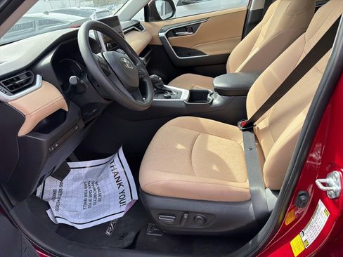 Used 2025 Toyota RAV4 XLE w/ Convenience Package image 8