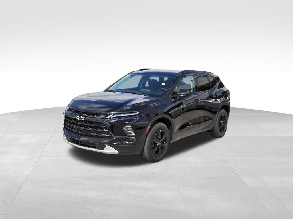 Used 2024 Chevrolet Blazer LT w/ Convenience Package FWD image 2