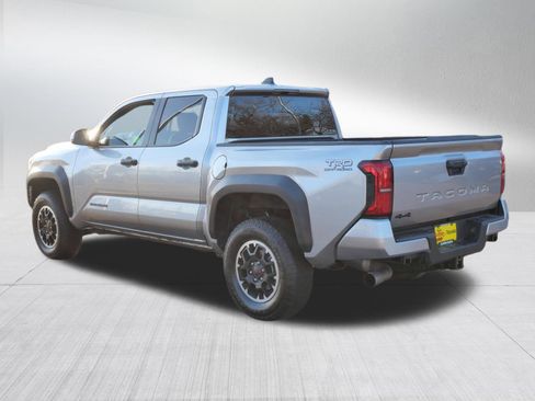 Certified 2025 Toyota Tacoma TRD Off-Road AWD/4WD image 6
