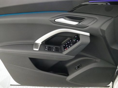 Certified 2025 Audi Q5 Premium w/ Convenience Package image 10