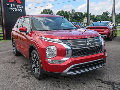 New 2025 Mitsubishi Outlander AWD image 7
