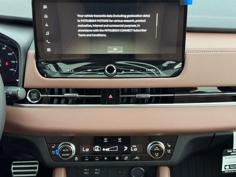 New 2025 Mitsubishi Outlander SEL image 22