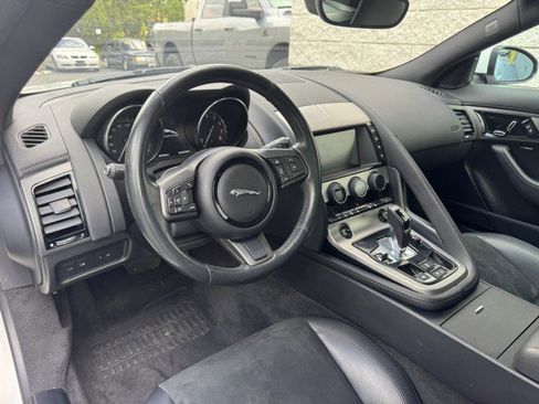 Used 2017 Jaguar F-TYPE Coupe RWD image 5