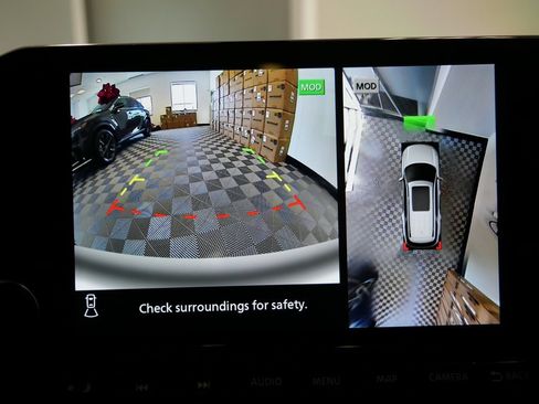 Used 2023 Nissan Pathfinder Platinum w/ Cargo Package image 19