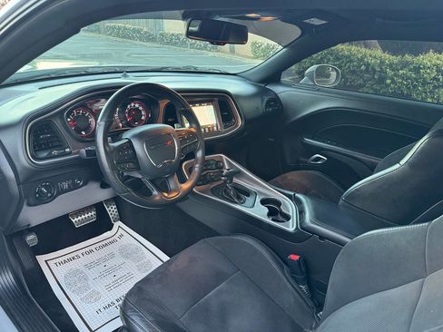 Used 2022 Dodge Challenger GT w/ Plus Package image 12