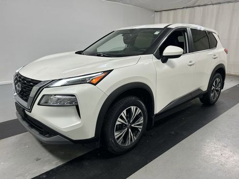 Used 2023 Nissan Rogue SV image 5