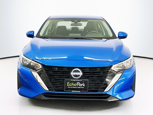 Used 2024 Nissan Sentra SV image 2