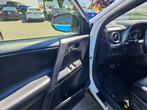 Used 2017 Toyota RAV4 SE w/ Power Extra Value Package image 21