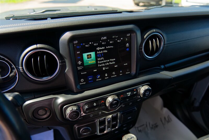Used 2019 Jeep Wrangler Unlimited Sahara AWD/4WD image 33