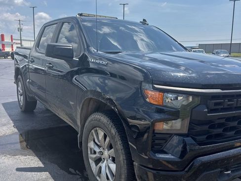 Used 2023 Chevrolet Silverado 1500 Custom AWD/4WD image 3