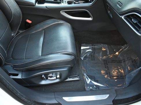 Used 2018 Jaguar F-PACE S image 30