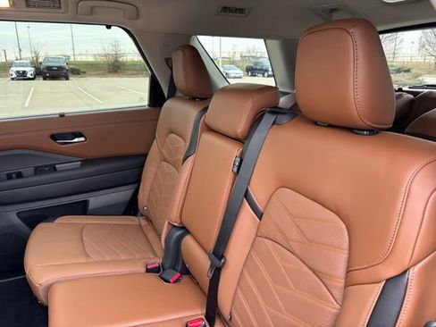 New 2025 Nissan Pathfinder Platinum w/ Cargo Package image 11